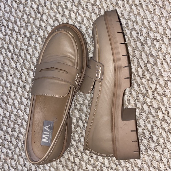 Women’s shoes - Picture 3 of 4